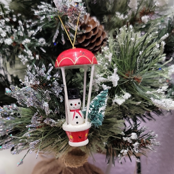 vintage Other - Vintage wooden snowman in hot air balloon ornament